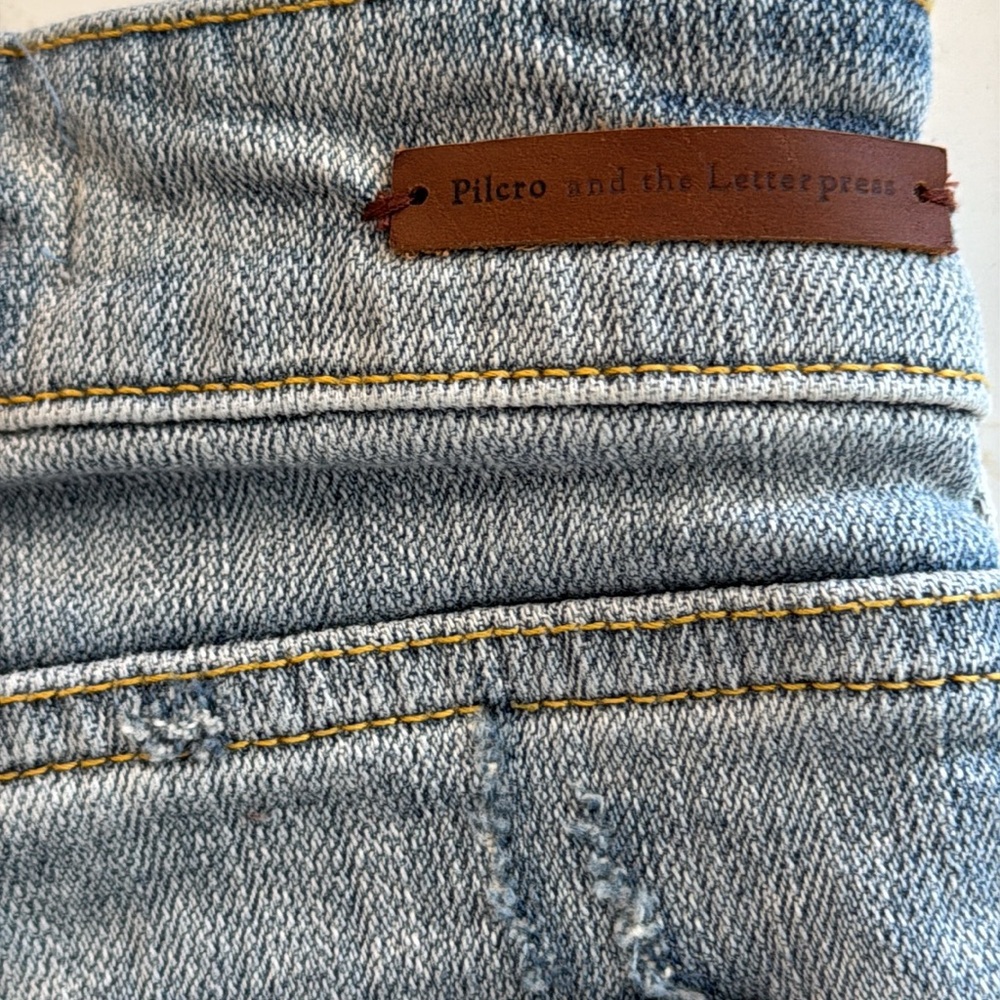 Anthropologie Pilcro Hyphen High-Rise Embroidered
Shorts Size 26 - Picture 9 of 17